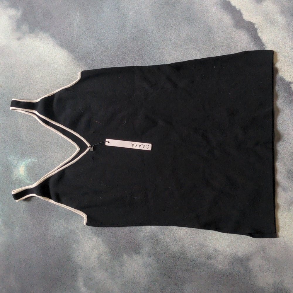 Caara Black and White Sleeveless Sweater Top